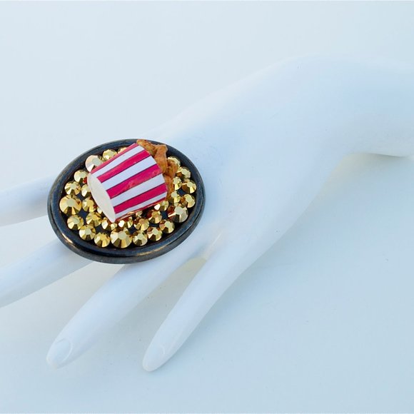 FRIED CHICKEN BUCKET SWAROVSKI RHINESTONE RING - Picture 4 of 7